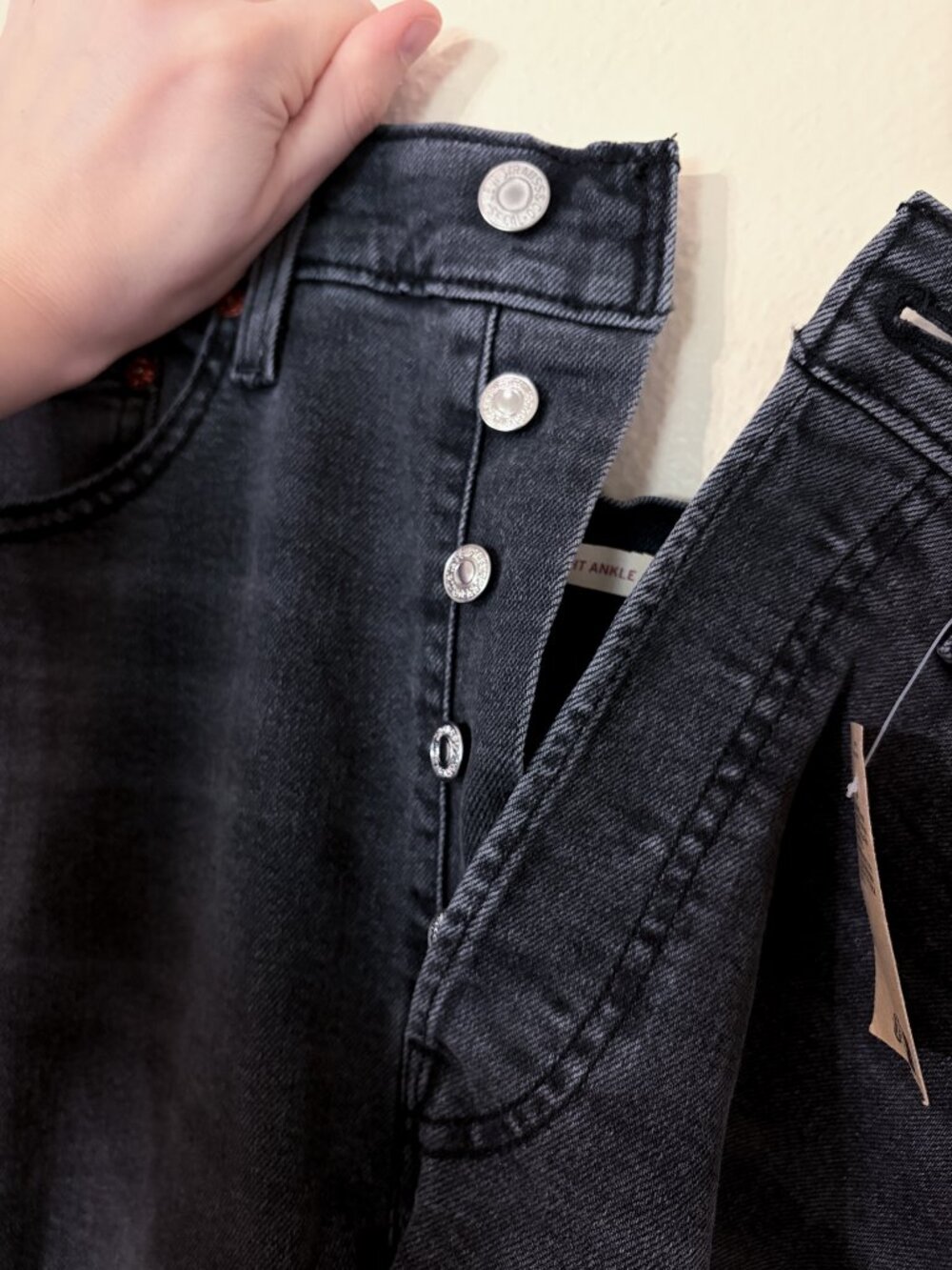 Women's Levi's Black Ribcage Straight Ankle Jeans - Picture 3 of 7